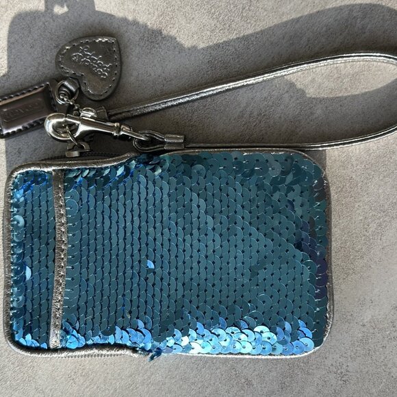 Coach Poppy Universal Sequin Limited Edition  Phone Case/Wristlet Chambray - Picture 10 of 16